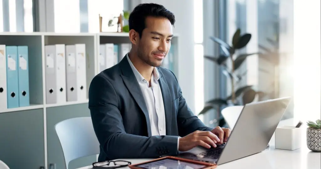 Program supervisor building a DSP schedule in Vertex WorkforceHub